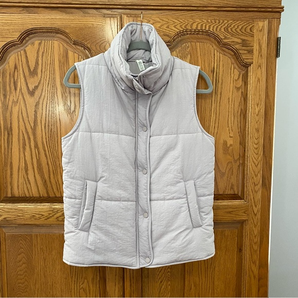 Alo Gold Rusher Puffer Vest Light Purple Women’s Sz Small Comfy Warm RARE COLOR - Picture 4 of 13